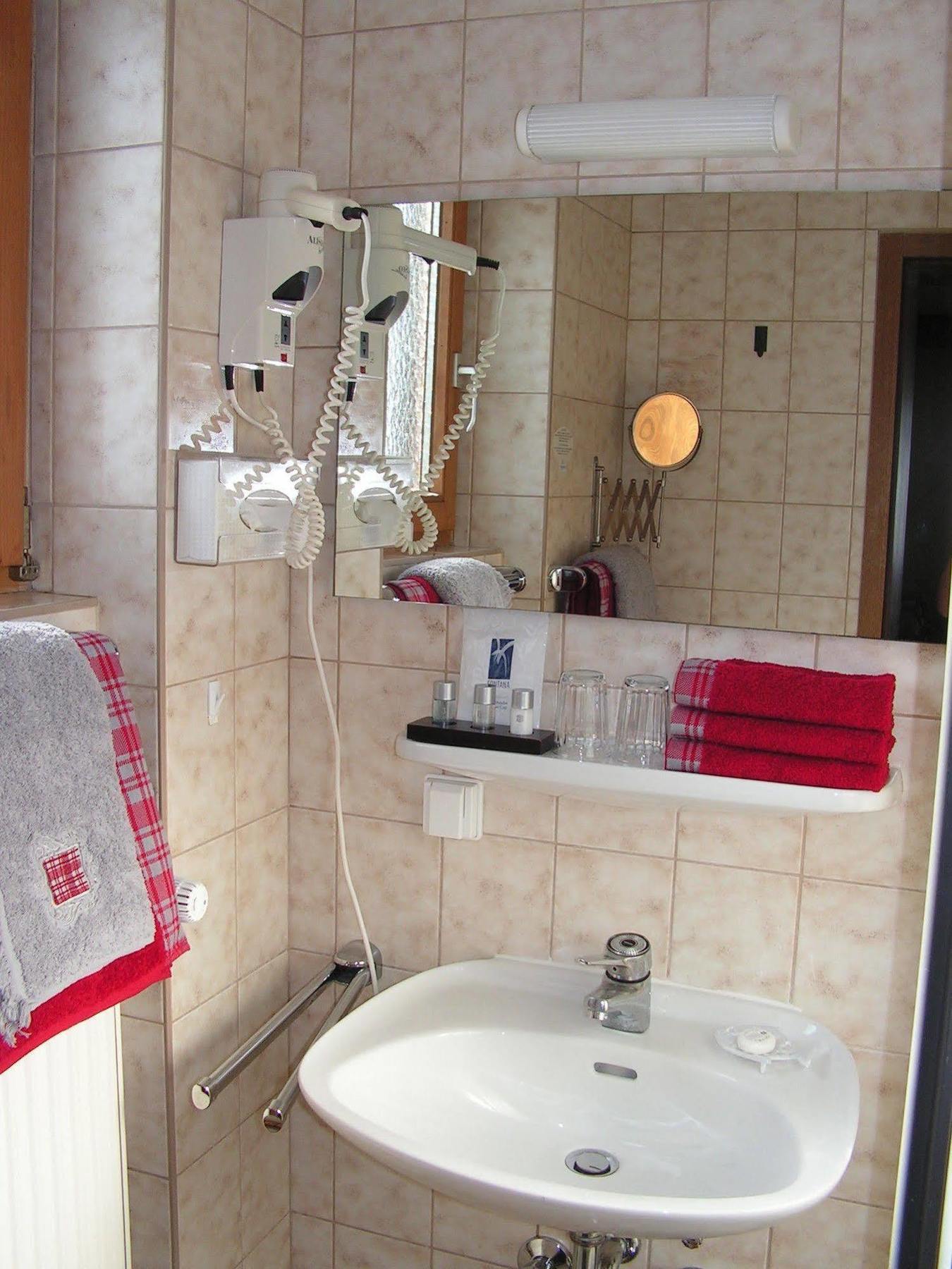 רוהפולדינג Hotel Garni Haus Alpine - Chiemgau Karte Inkl מראה חיצוני תמונה